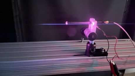 Plasma beam antenna transmits radio waves with lasers