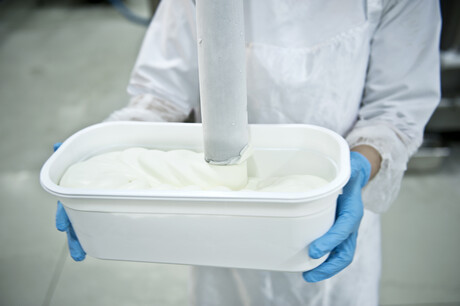 Fat recovery method for industrial ice-cream waste