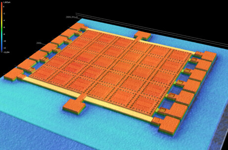 Amplifier chip extends range for wake-up receivers